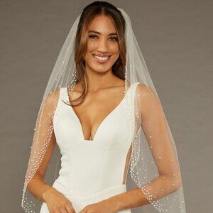 Bridal veil with pearl beads